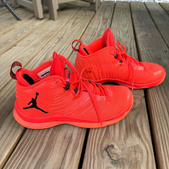 Jordan Super Fly 5 Infrared 23 (844677-606) Men’s size 7.5 Bright Mango EUC - Picture 3 of 15